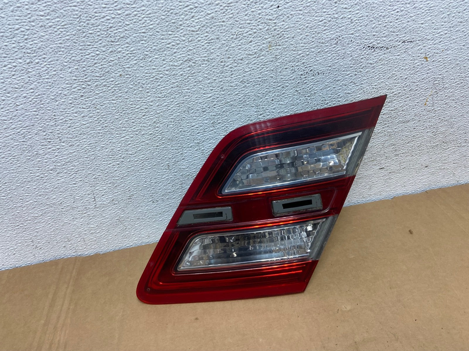 2013 to 2018 Ford Taurus Right Passenger Rh Side Tail Light Inner AD2600 LK0