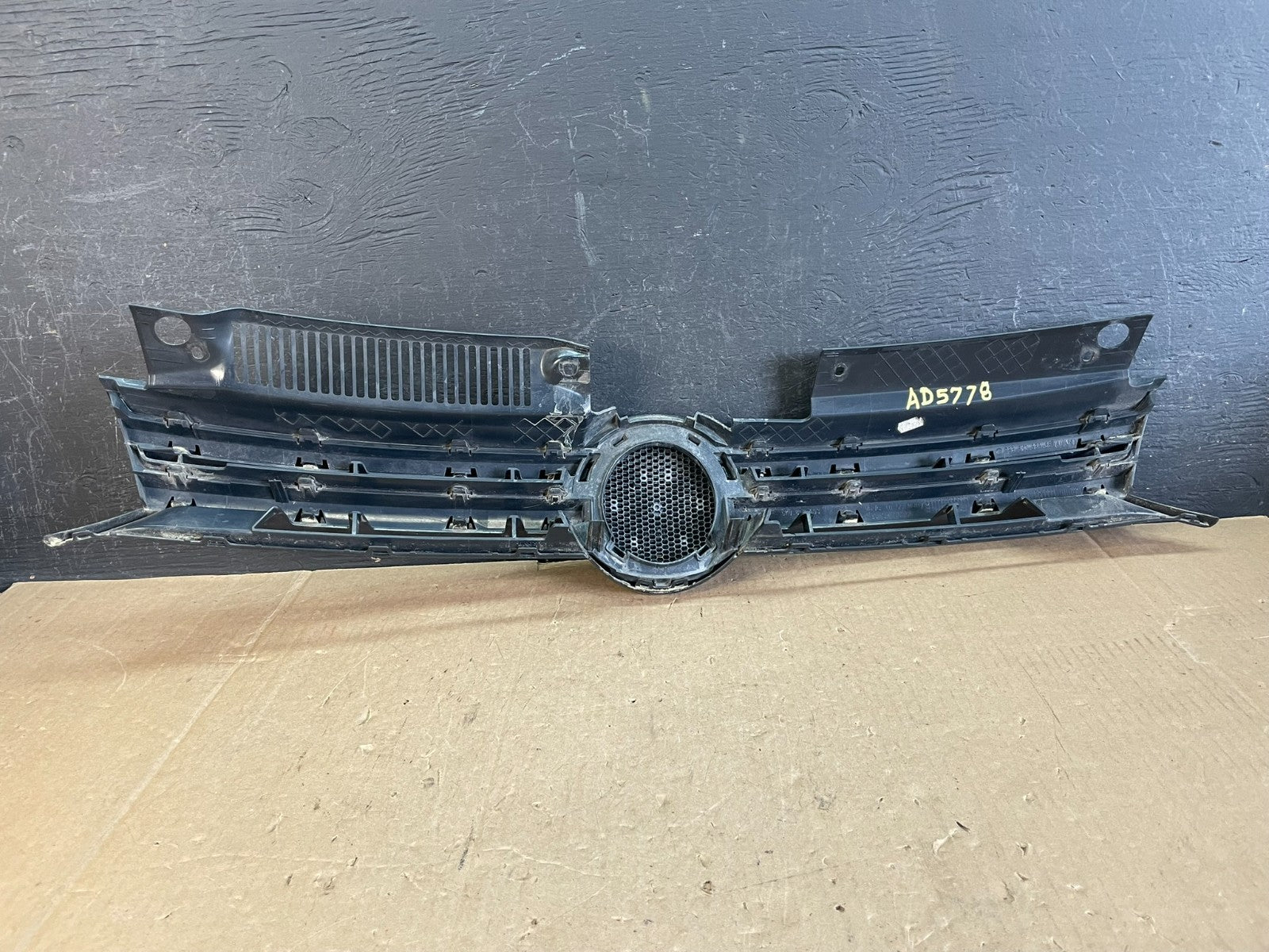 2010 to 2012 Volkswagen Golf /GTI MK6 Front Black Grille Grill ad5778 DG3