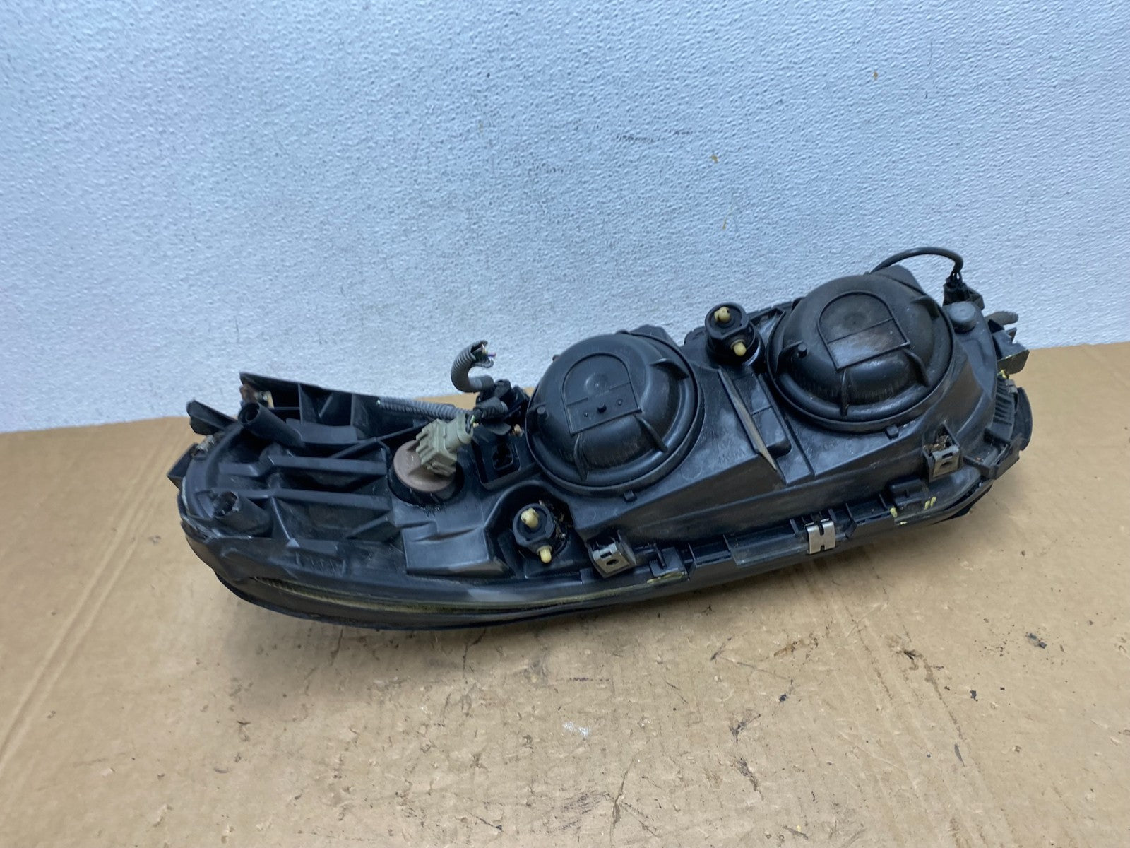 2001 2002 2003 2004 Volvo V70 XC70 Right Passenger Rh Headlight AD3755 DW8