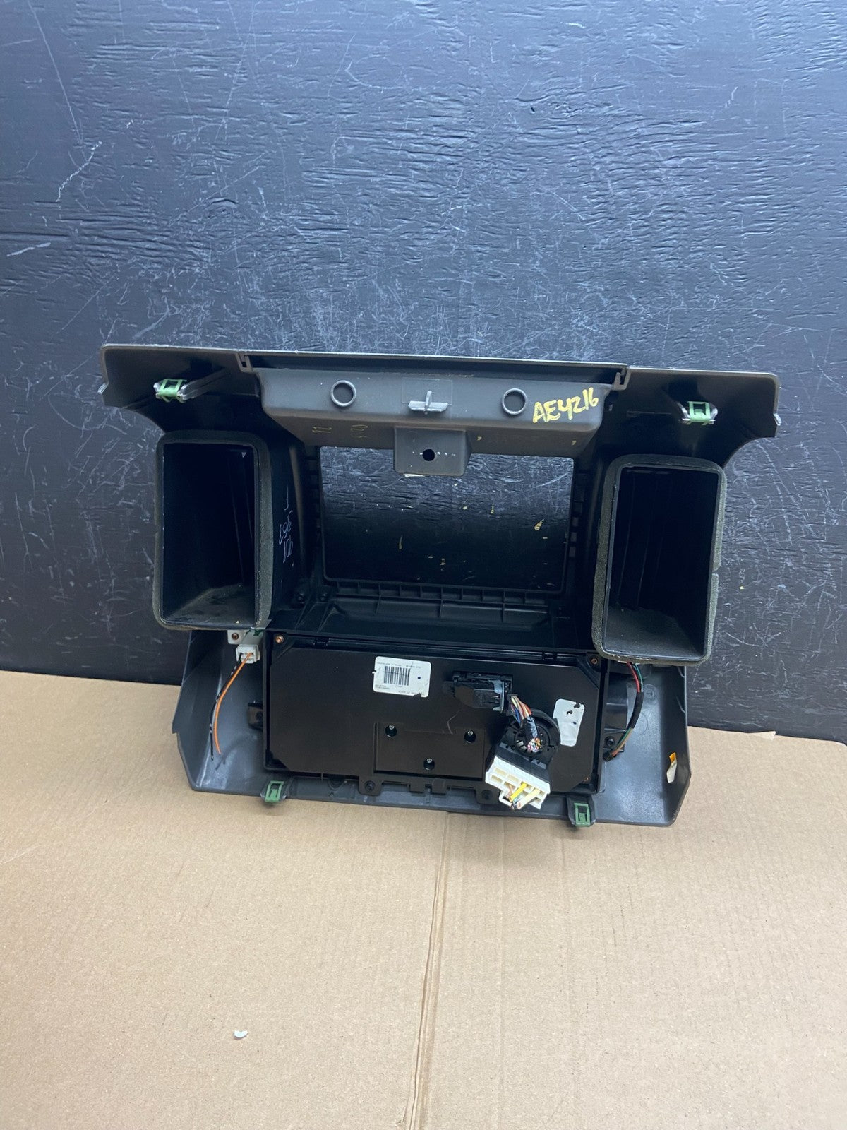2005-2008 Nissan Pathfinder Radio A/C Heat Temperature Climate Control AE4216 DG4