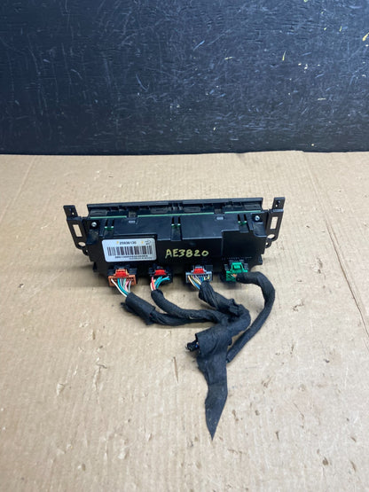 2007-2011 GMC Yukon Tahoe Automatic Climate Temperature Temp Control AE3820 DG3