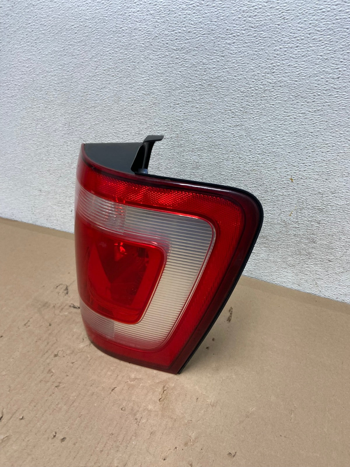 2008 to 2012 Ford Escape Right Passenger RH Side Tail Light AG6711 LK1