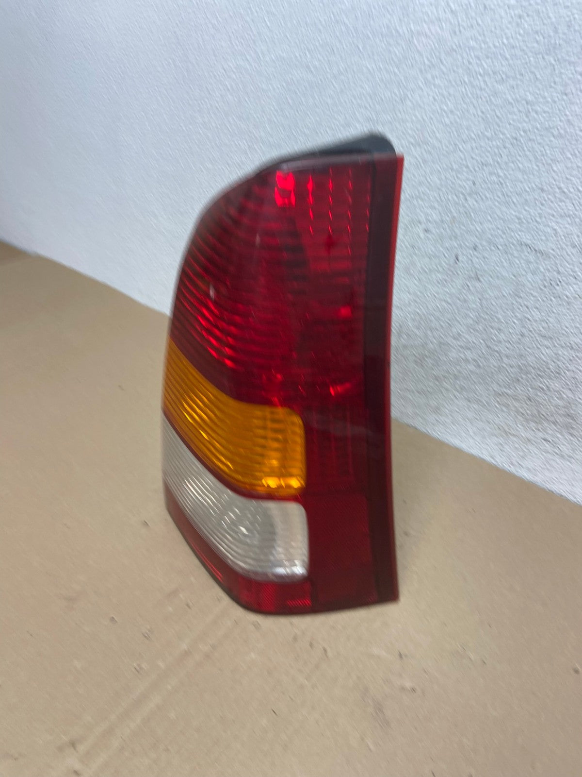 2001 2002 2003 2004 Mazda Tribute Right Passenger Rh Tail Light AE9456 LKq1