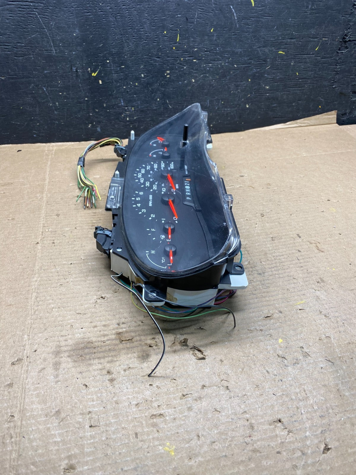 2006 Ford E350 Gauge Speedometer Cluster OEM r2823 DG2
