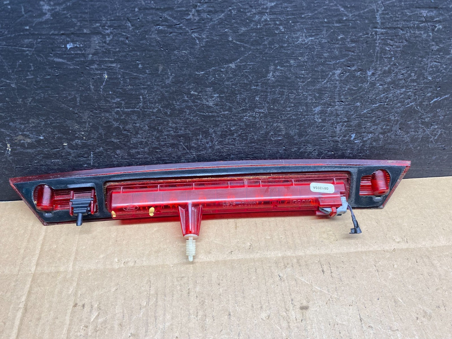 2007 to 2011 Ford Edge Rear Third Brake 3rd Light Lamp AD5102 DG2