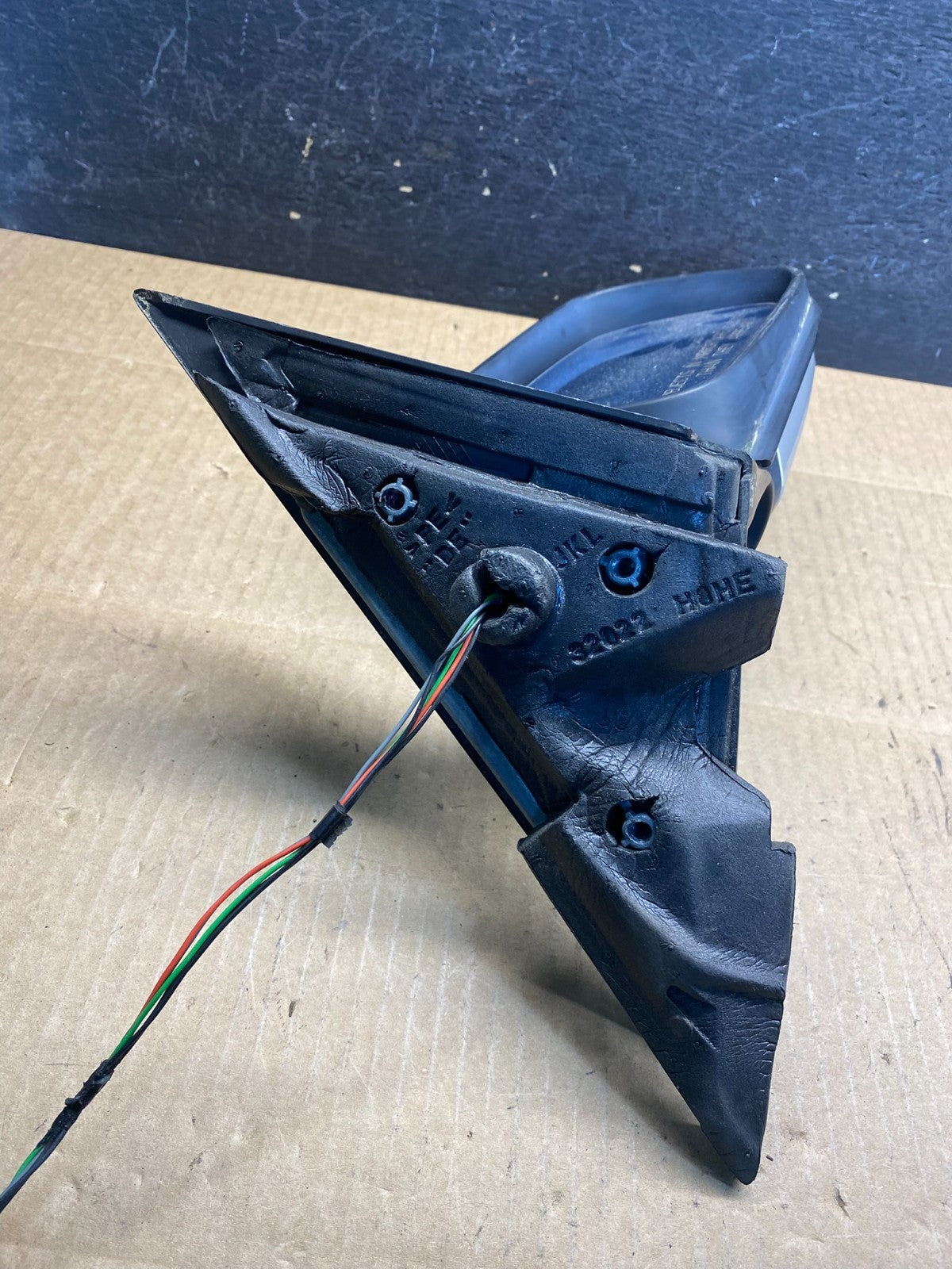 2001 to 2006 BMW 325i Right Passenger Side View Door Mirror AG7296 DW4