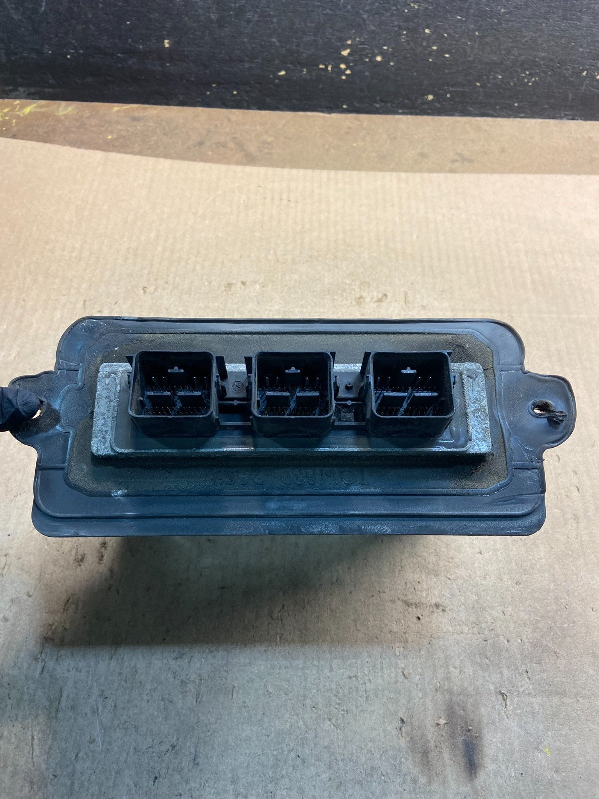 2004 Ford Explorer Engine Control Unit ECU Computer Module Z8728 DG1