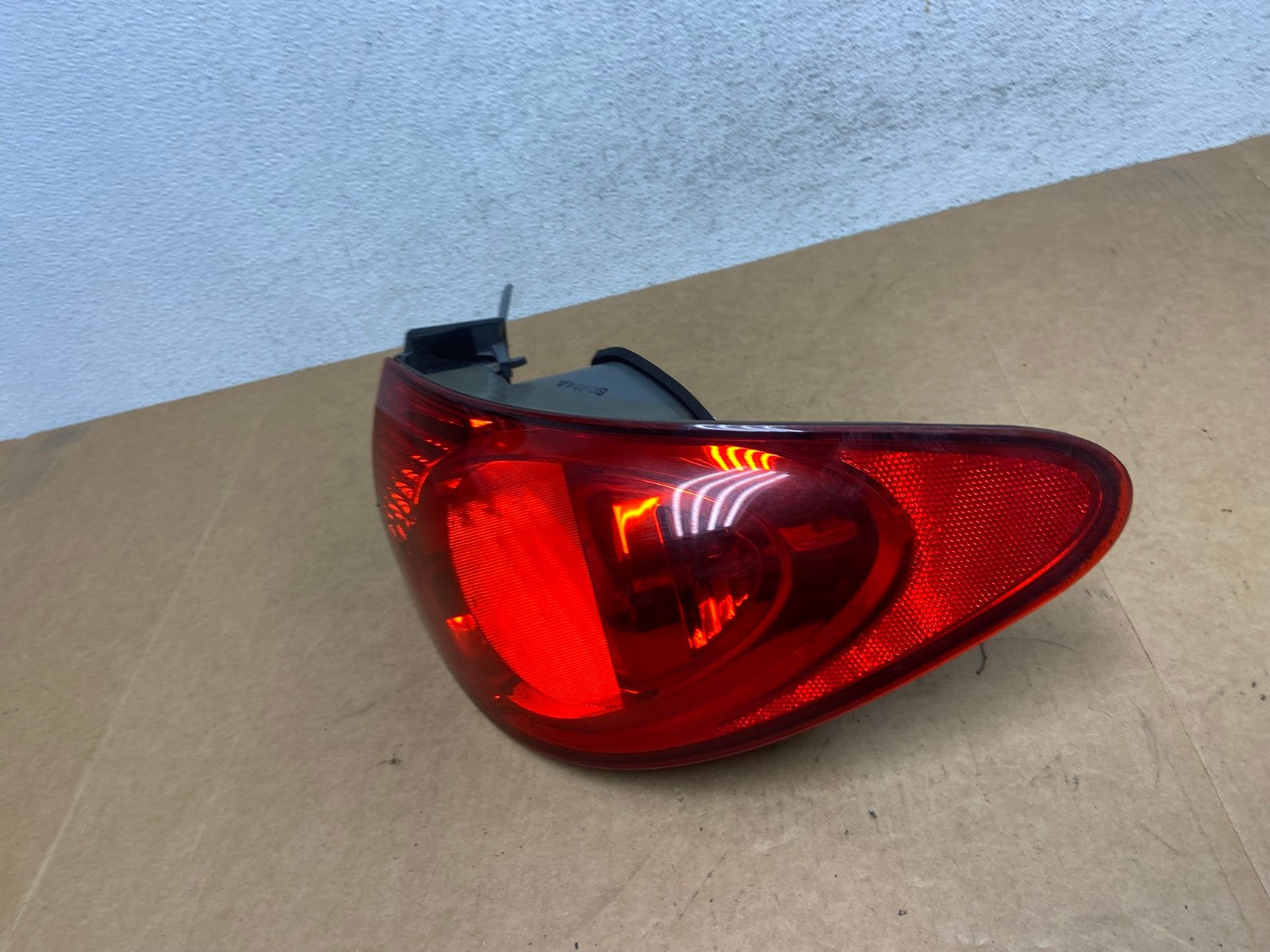 2007 to 2010 Hyundai Elantra Sedan Right Passenger Side Tail Light AE2958 LK1