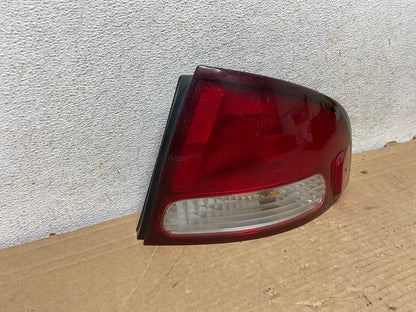 2000 2001 2002 2003 Nissan Sentra Right Passenger Side Tail Light AH8903 LK1