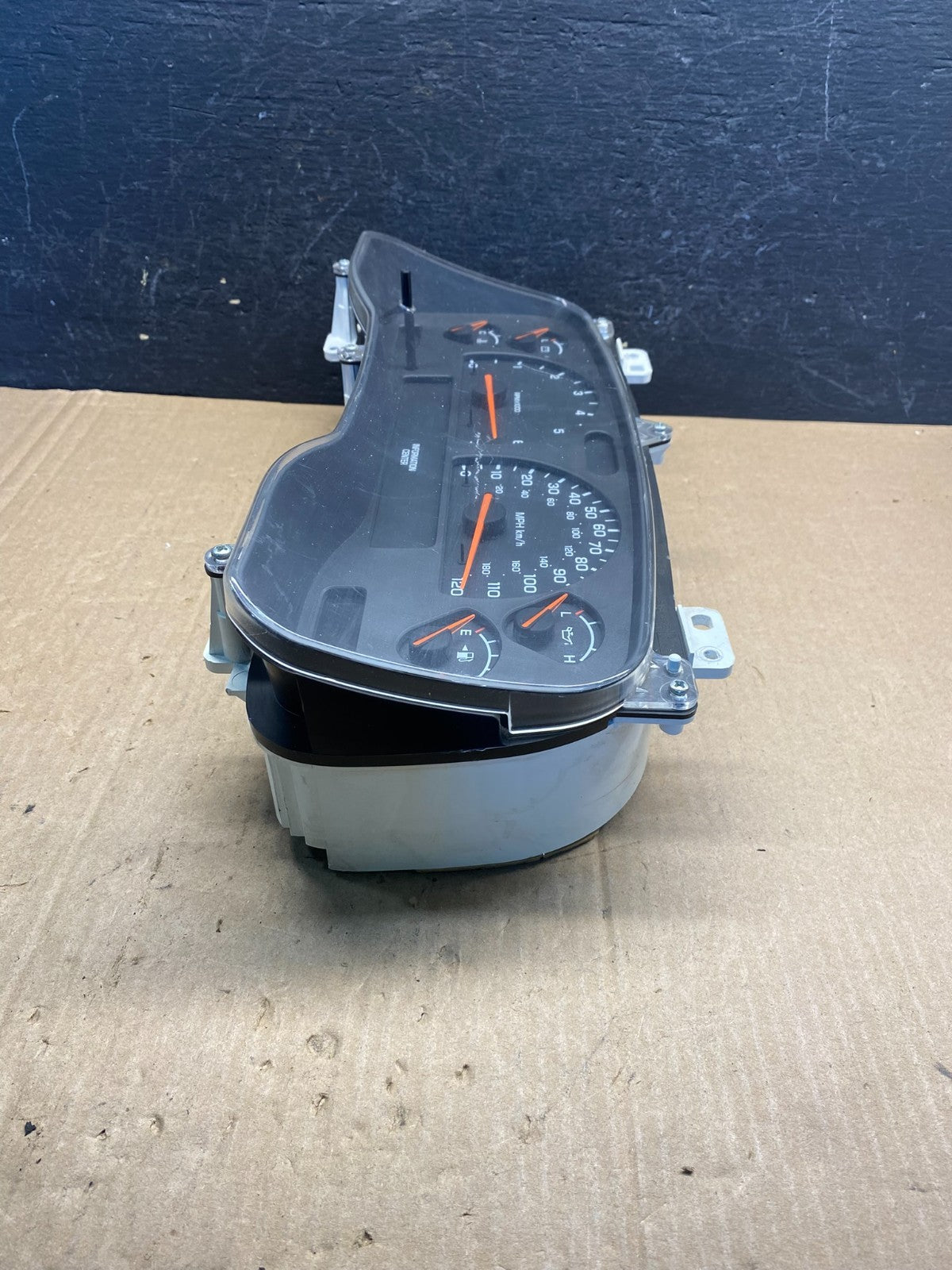 2001 2002 2003 Dodge Durango Speedometer Instrument Cluster Gauge AE76032