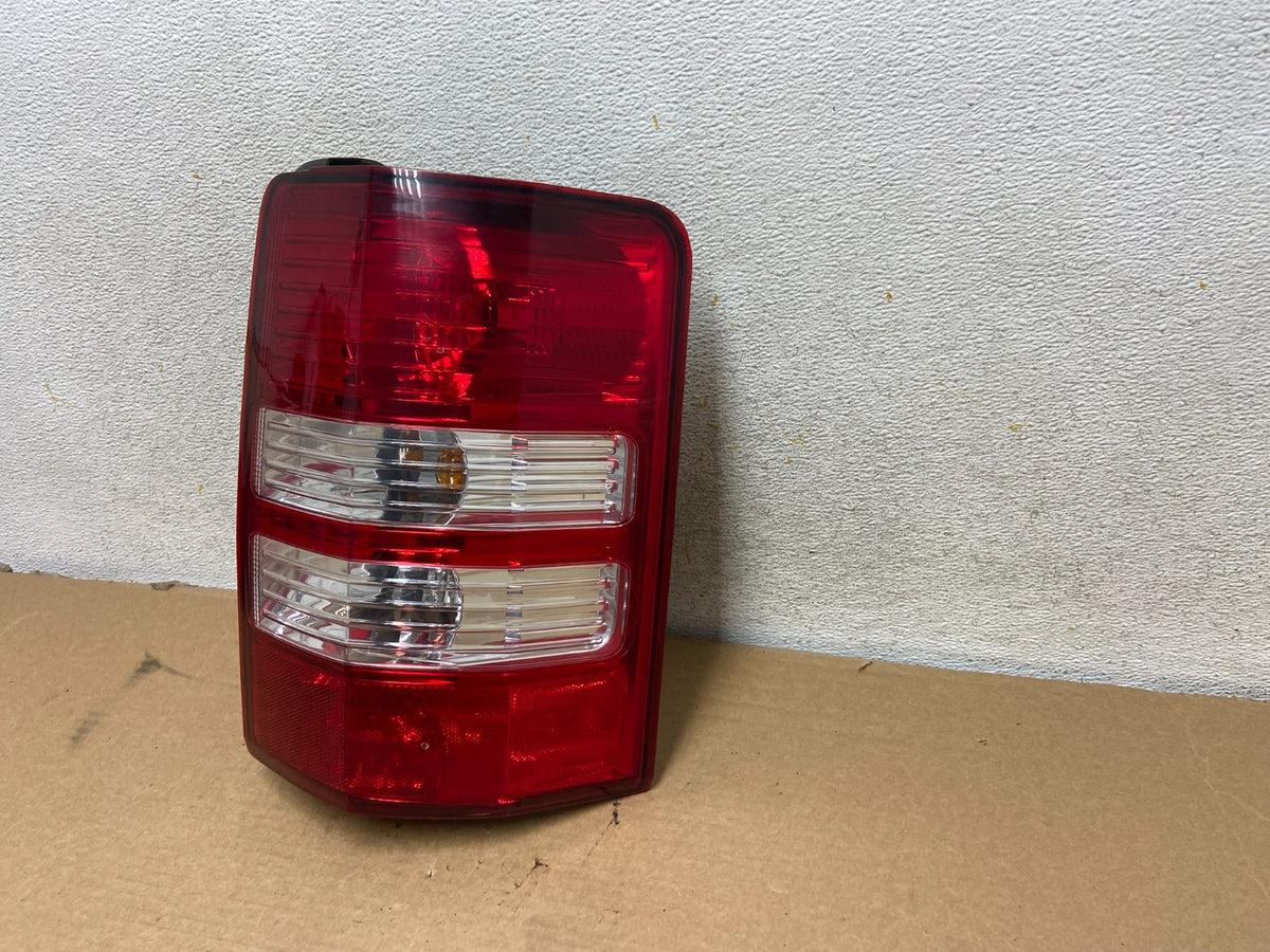 2008 to 2012 Jeep Liberty Right Passenger RH Side Tail Light AH4433 DW2