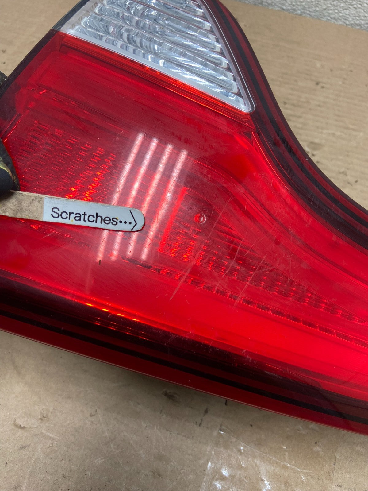 2014 - 2015 Kia Sorento Right Passenger RH Side Inner Tail Light OEM AA8790 LK3