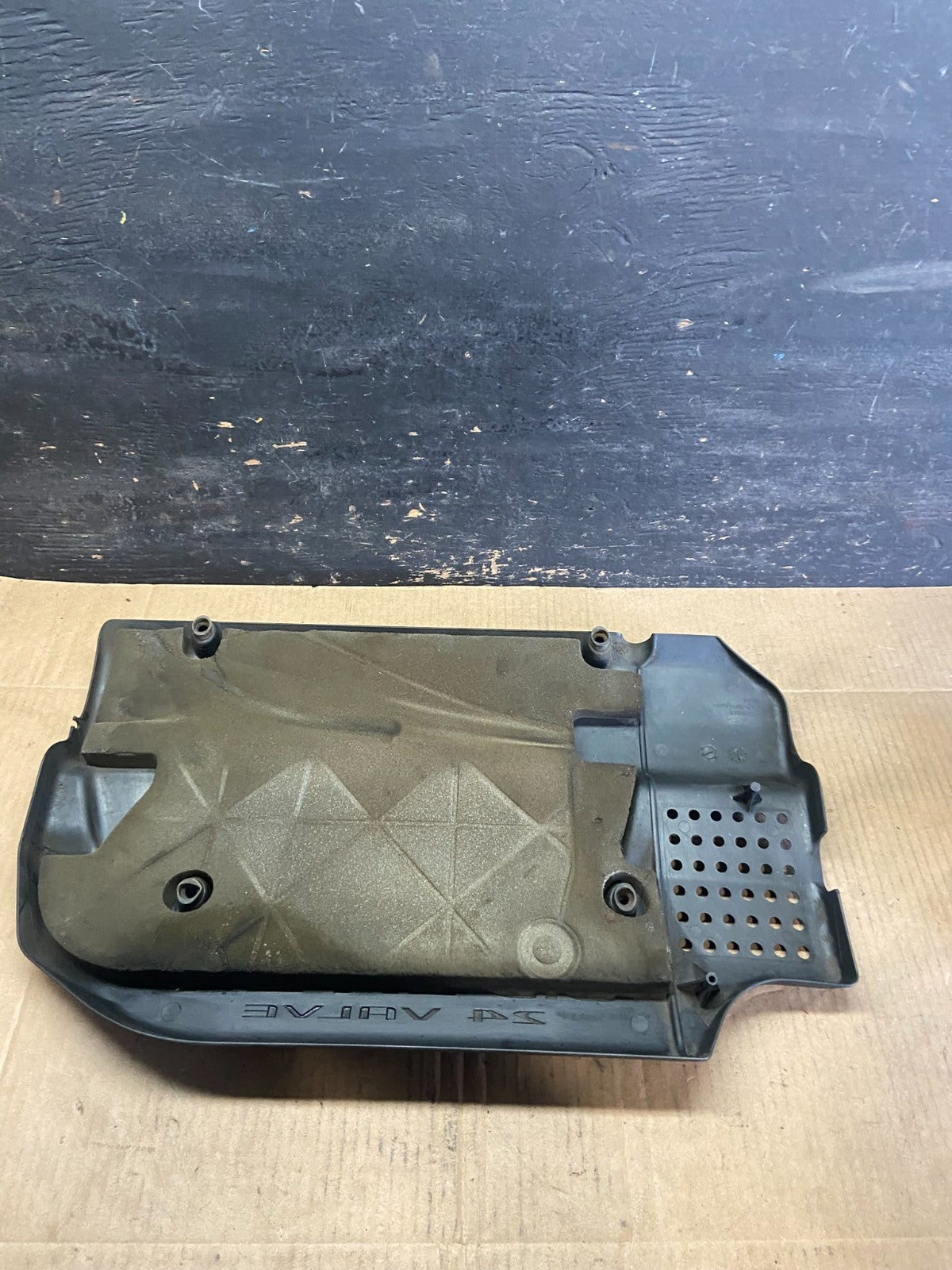 2004 2005 2006 Chrysler Pacifica 3.5L Engine Cover Motor R7346 DG5