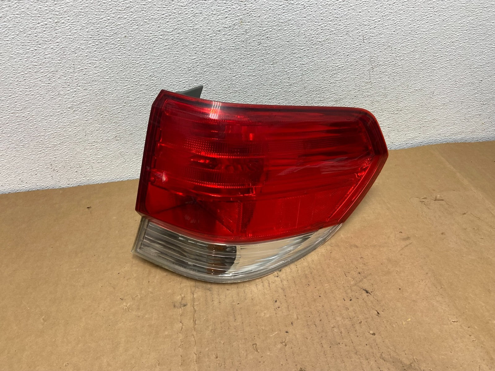 2008 2009 2010 Honda Odyssey Right Passenger Side Tail Light AC8526 DW0