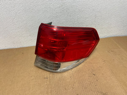 2008 2009 2010 Honda Odyssey Right Passenger Side Tail Light AC8526 DW0