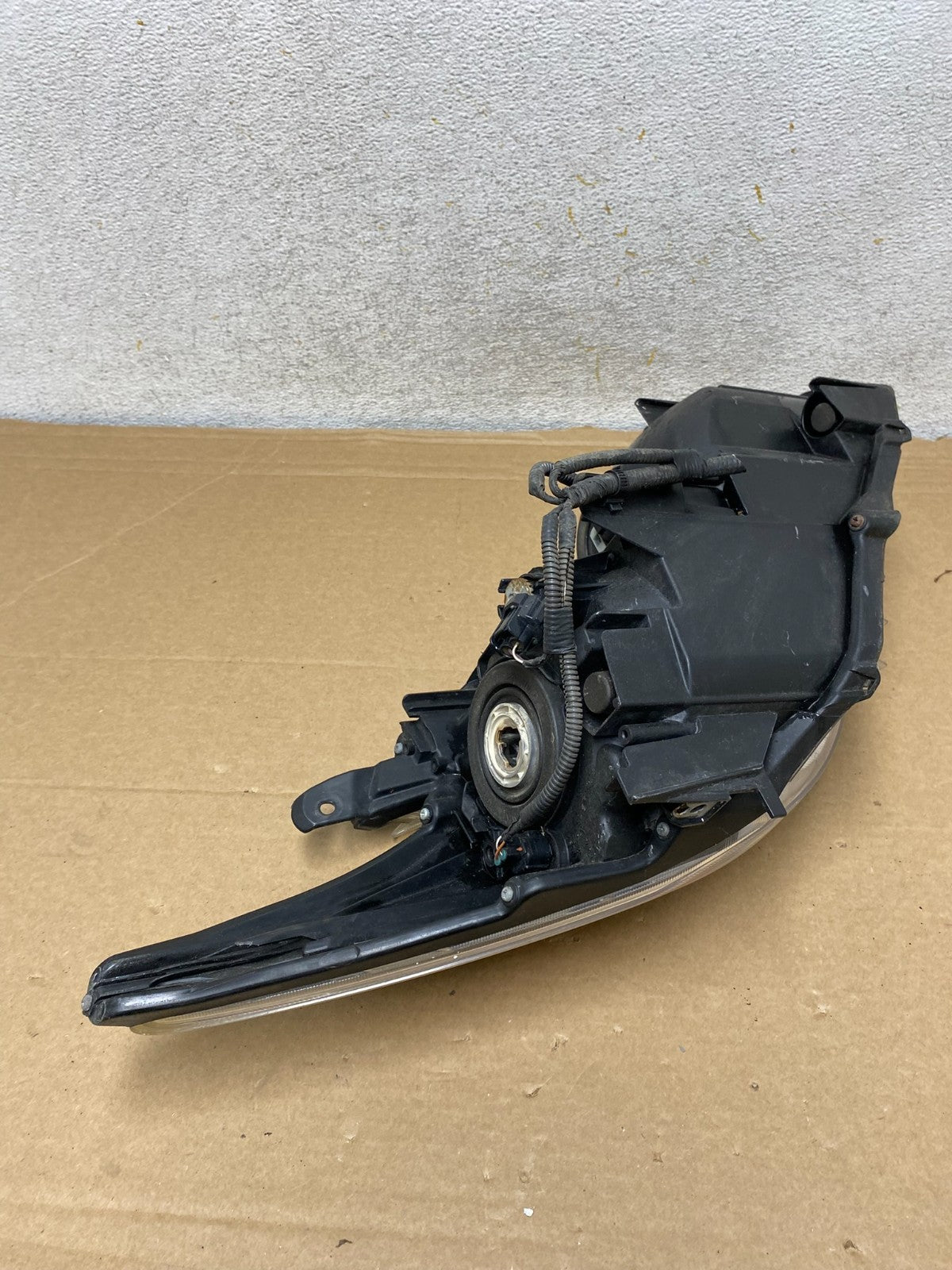 2010 - 2011 Toyota Prius Left Driver LH Blue Halogen Headlight AH8199 DW8
