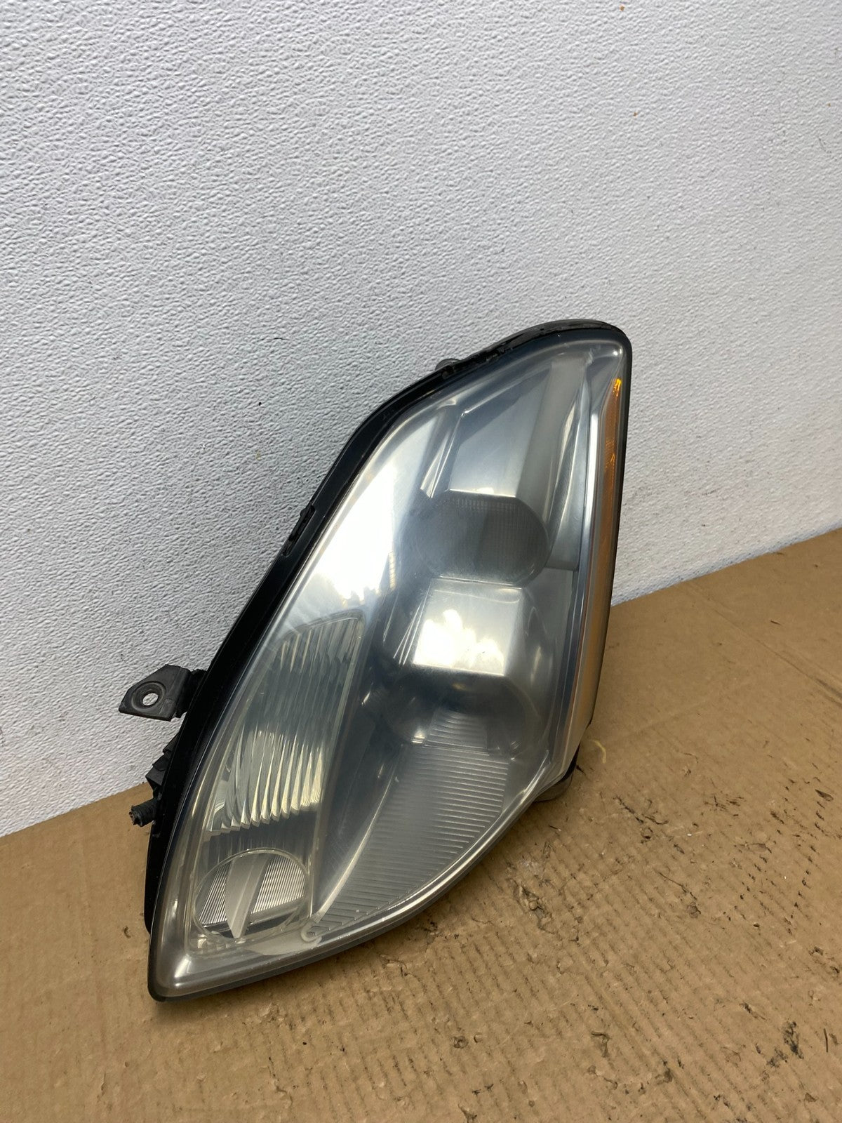 2004 to 2006 Nissan Maxima Left Driver Side Headlight Hid Xenon AD1096 DW2