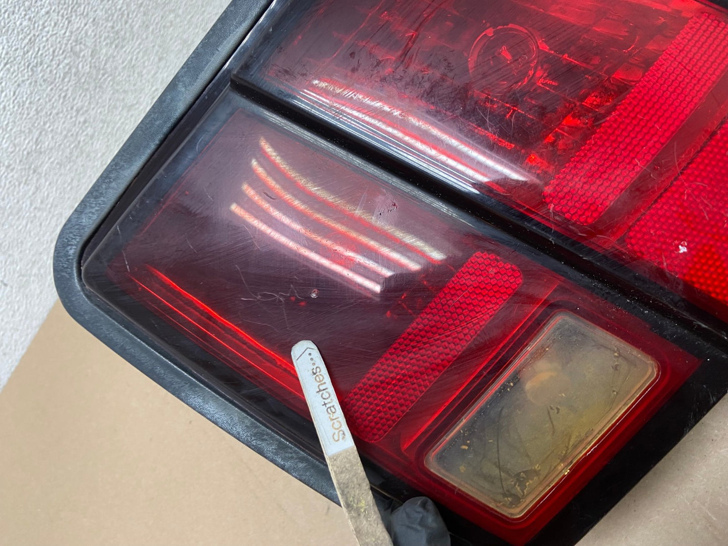 1999-2004 Ford Mustang Right Passenger Rh Side Tail Light AG6657 LK3