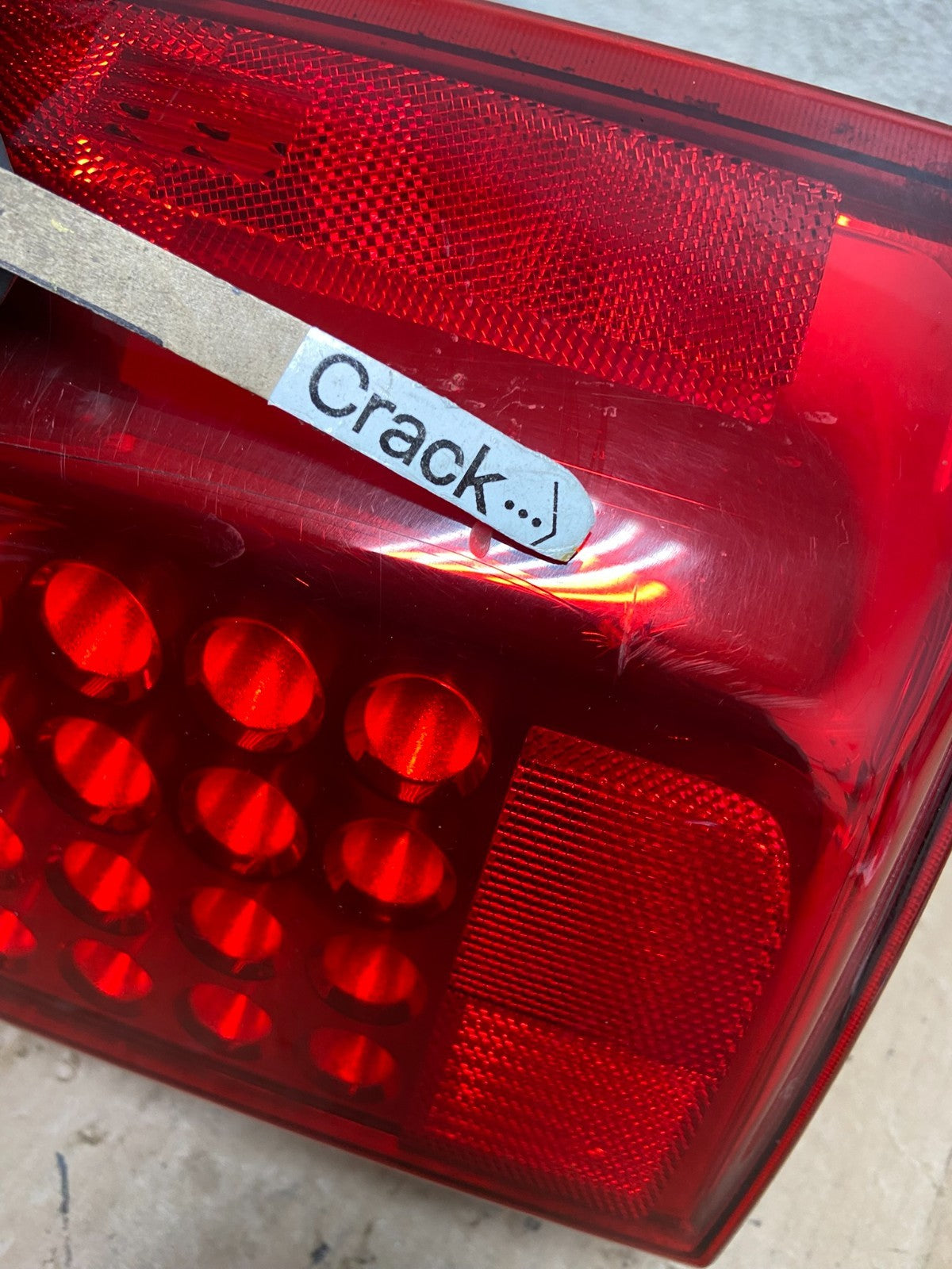 2004 to 2010 Infiniti Qx56 Right Passenger RH Side Tail Light AI9127 LK4