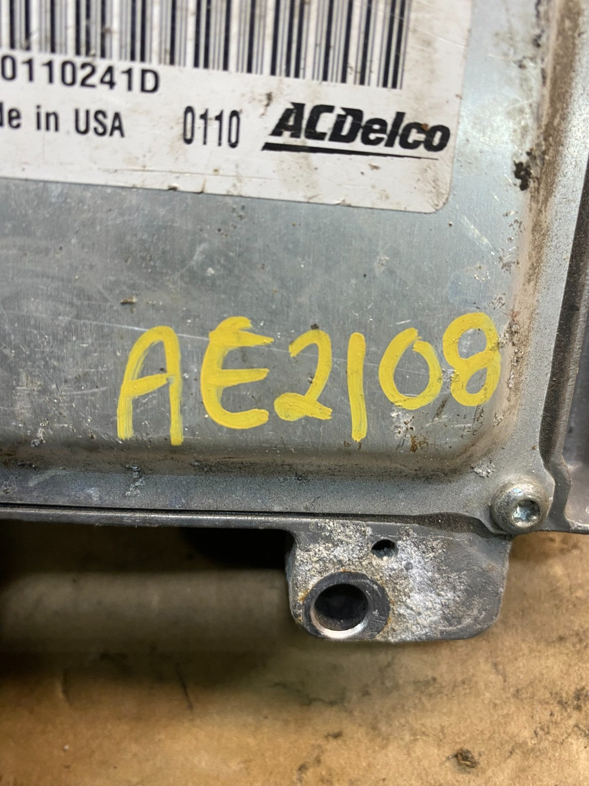 2010 - 2014 Chevrolet Express Savanna Engine Computer ECM ECU AE2108 DW2