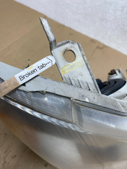 2003 to 2004 Toyota Corolla Right Passenger RH side Headlight AE9040 DW5