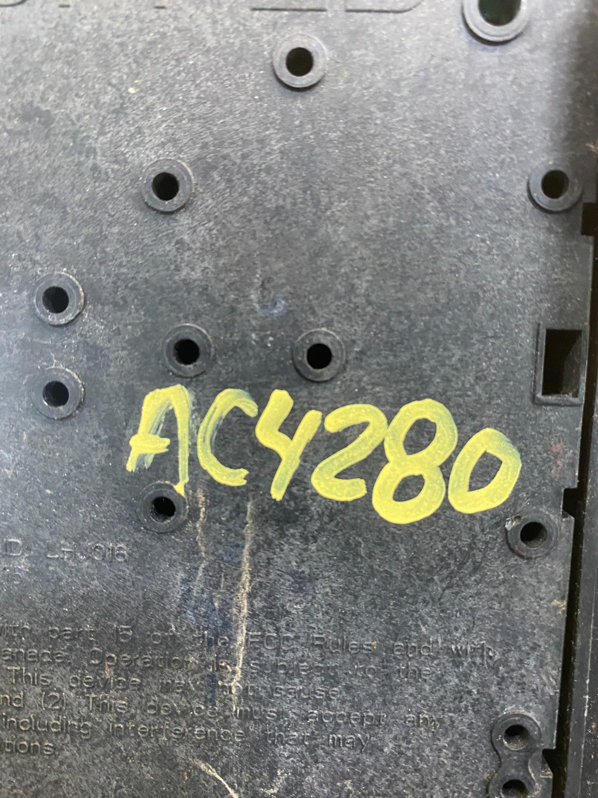 2008 - 2010 Ford Edge Lincoln MKX Fuse Relay Box OEM AC4280 DG3
