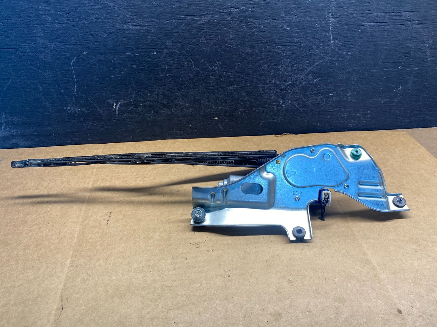 2010 to 2013 Subaru Forester Rear Windshield Washer Wiper Motor AD74725