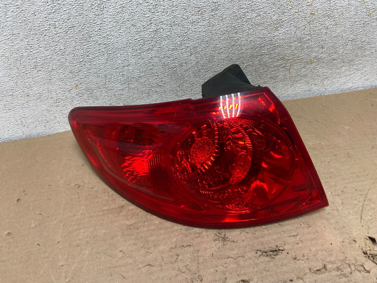 2007 - 2009 Hyundai Santa Fe Left Driver LH Side Tail Light AI1107 LK0