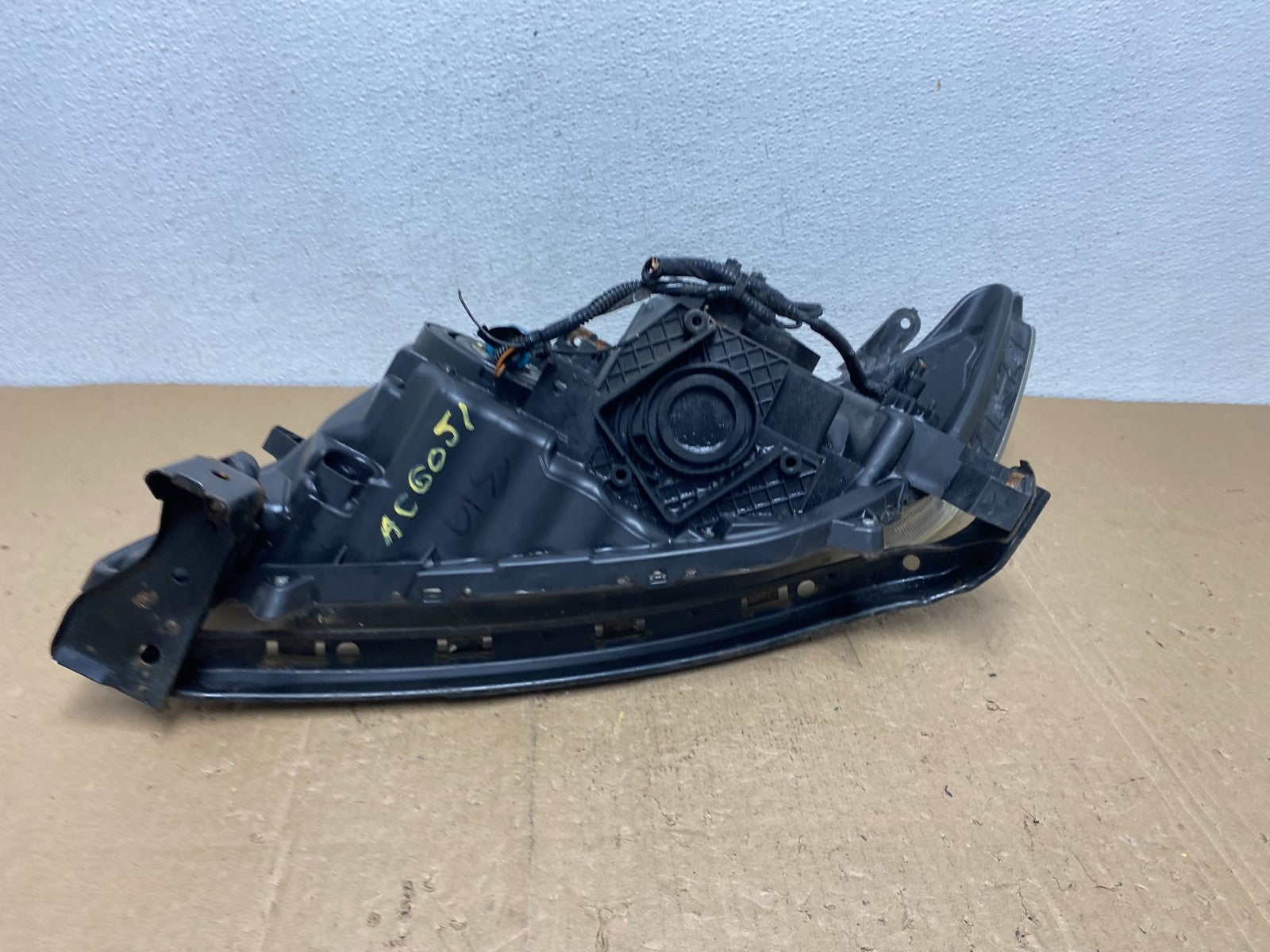 2011 to 2013 Honda Odyssey Front Right Passenger Headlight Halogen AC6051 DW8