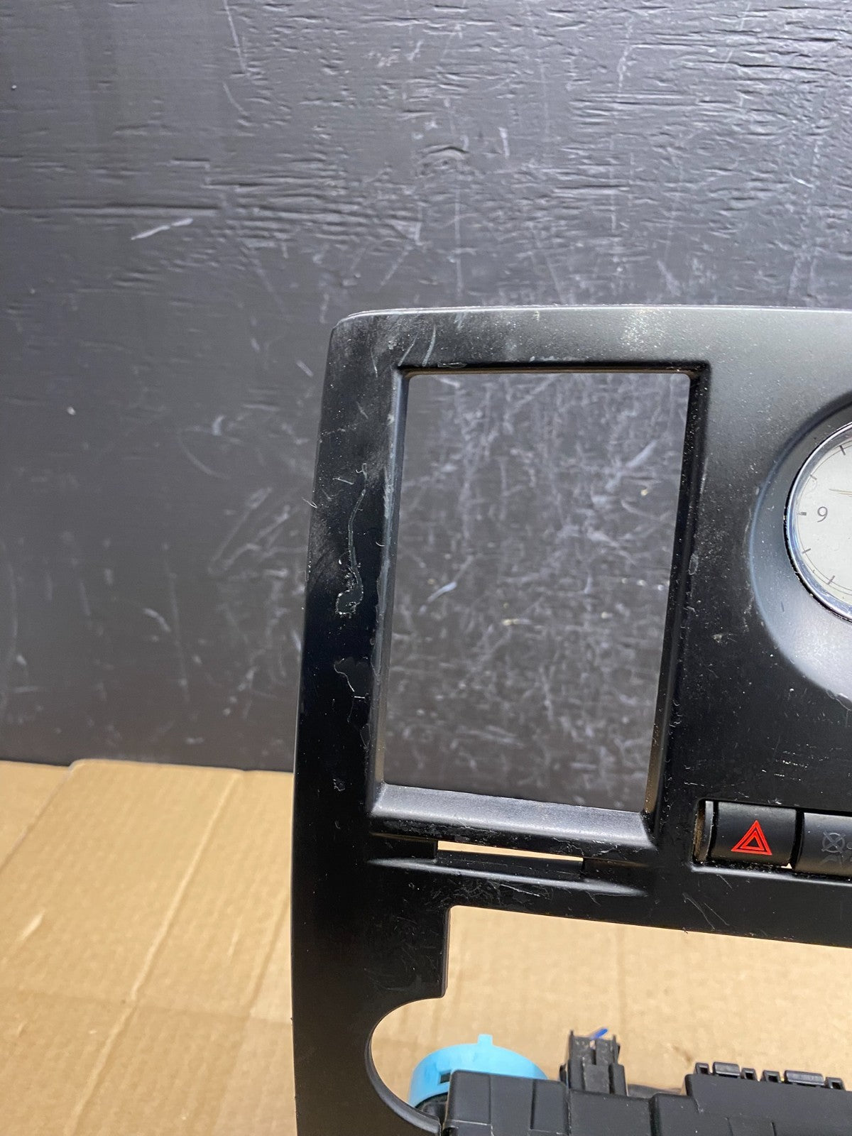 2005 to 2007 Chrysler 300 Dash Heater A/C Climate Control Radio Panel AC9335 DG1