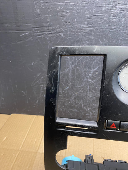 2005 to 2007 Chrysler 300 Dash Heater A/C Climate Control Radio Panel AC9335 DG1