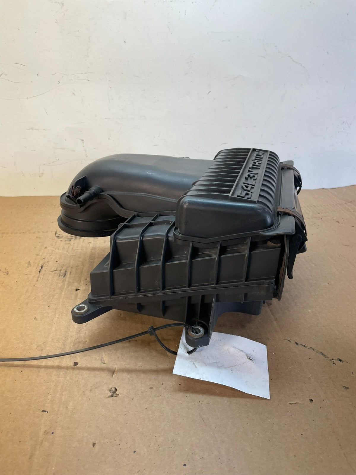 2004-2008 Ford F150 5.4L 3V Engine Air Intake Cleaner Filter Box AG7614 DG2
