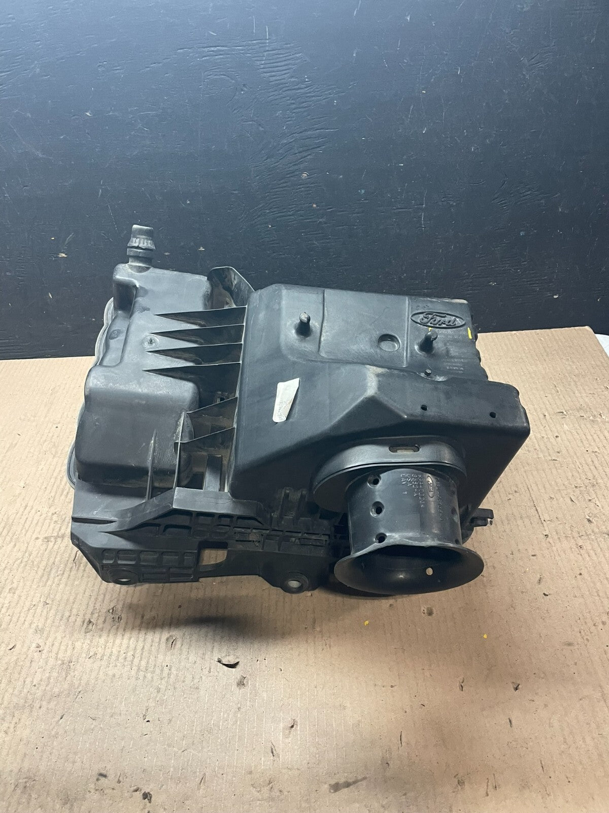 2007-2008 Lincoln Navigator Ford Expedition 5.4L Air Cleaner Intake Box J7516 DG7