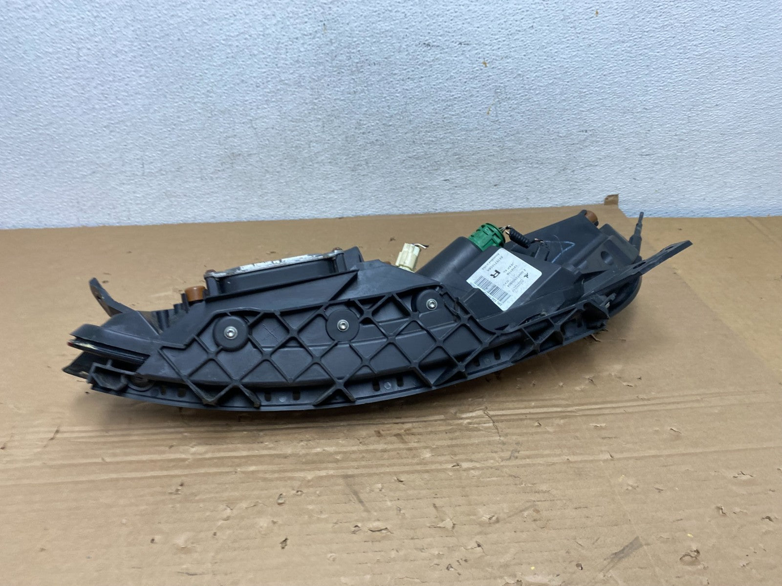 2014 - 2018 Jeep Cherokee Right Passenger RH Side LED Headlight AD4286 DW5