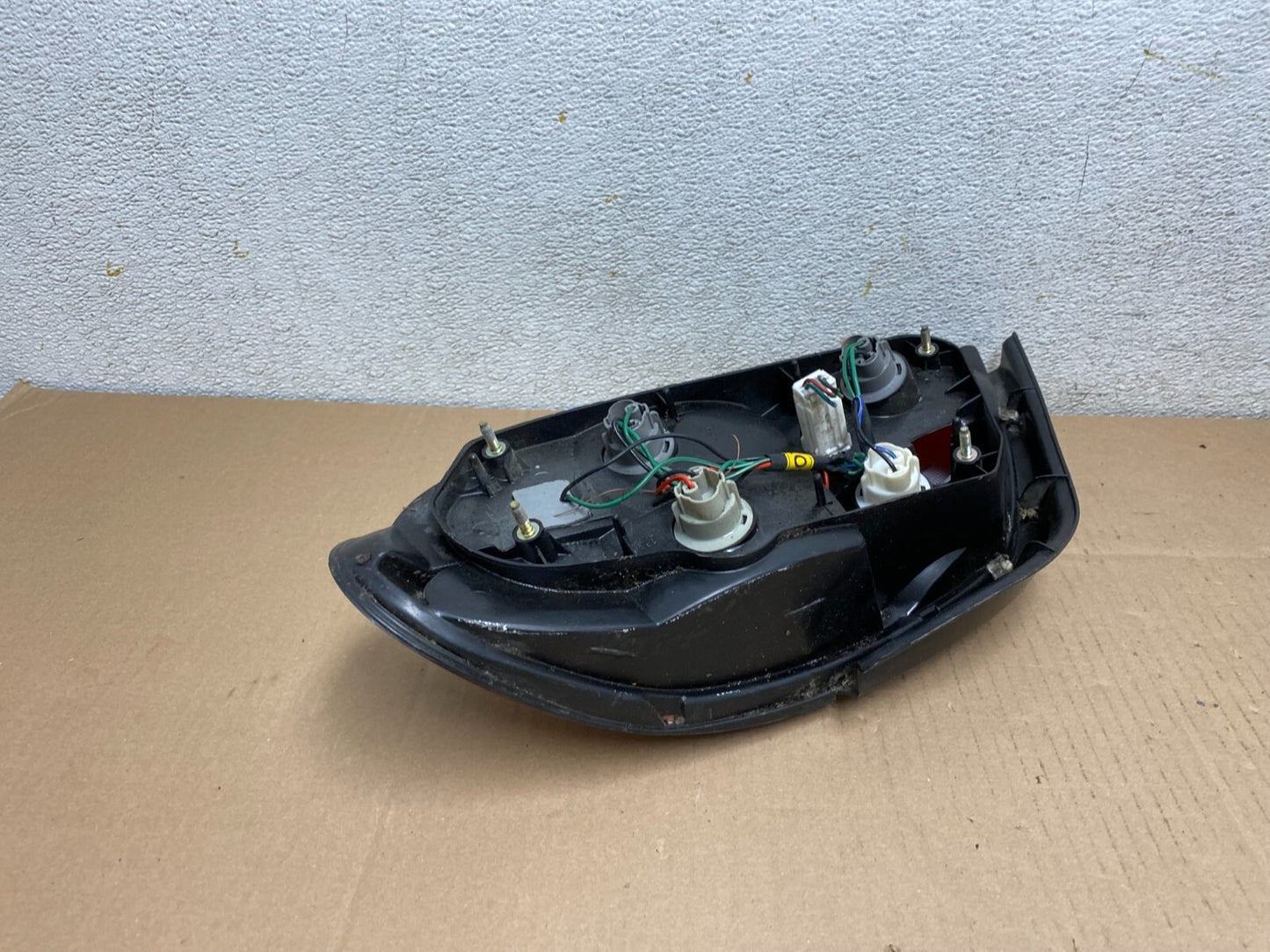1996 1997 1998 Hyundai Elantra Sedan Left Driver LH Tail Light Oem L6681 DW5
