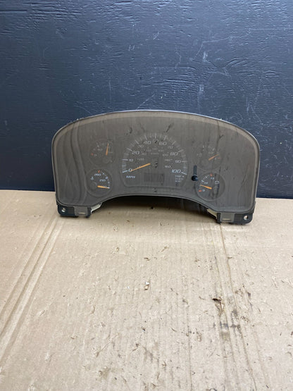 2004 to 2007 Chevrolet Express Speedometer Cluster Gauge OEM  AB9075 DG0