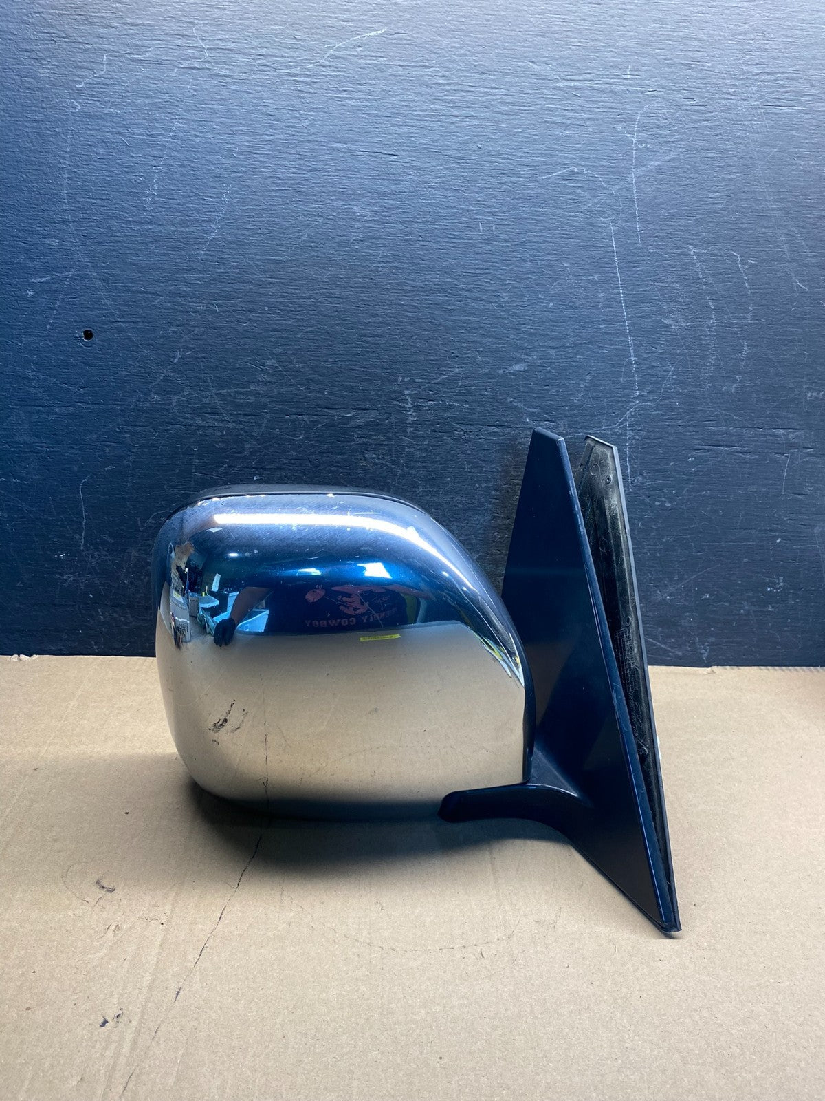 1997 to 2002 Mitsubishi Montero Passenger Right Side View Door Mirror AE7686 DG0