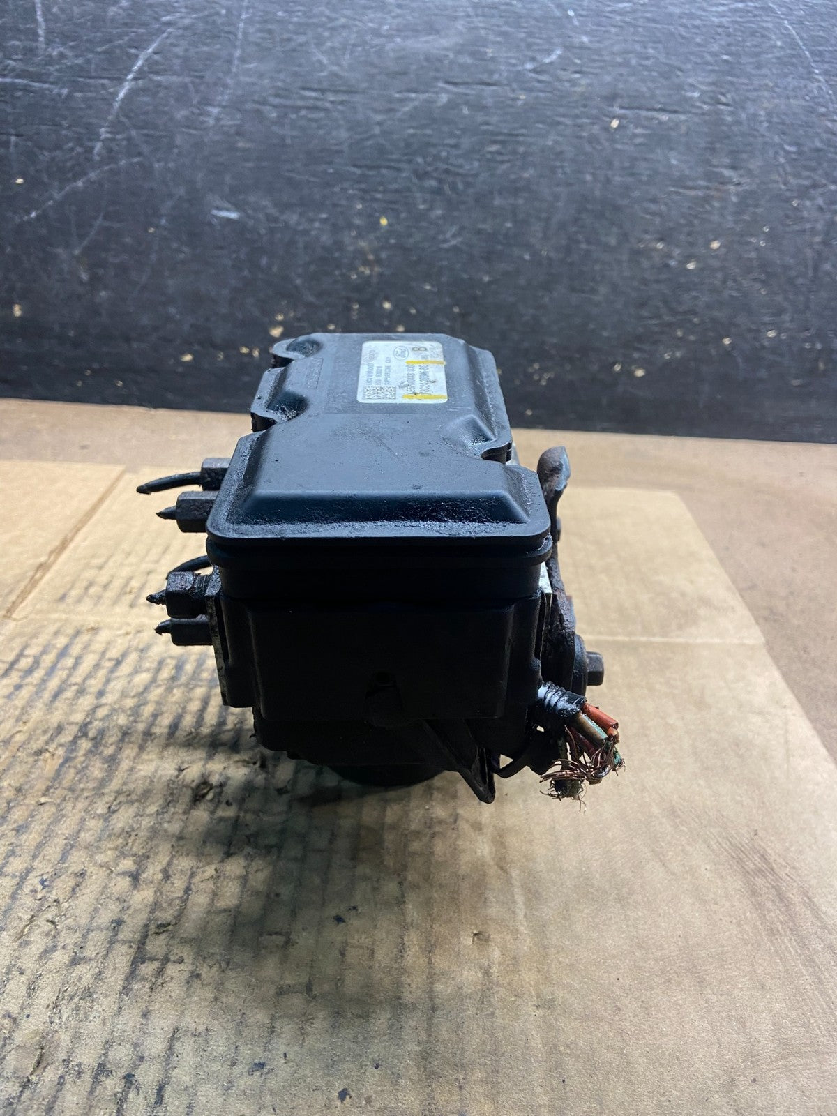 2011 - 2014 Ford E250 E350 Van  ABS Anti Lock Brake Pump Module Oem y4383 DG2