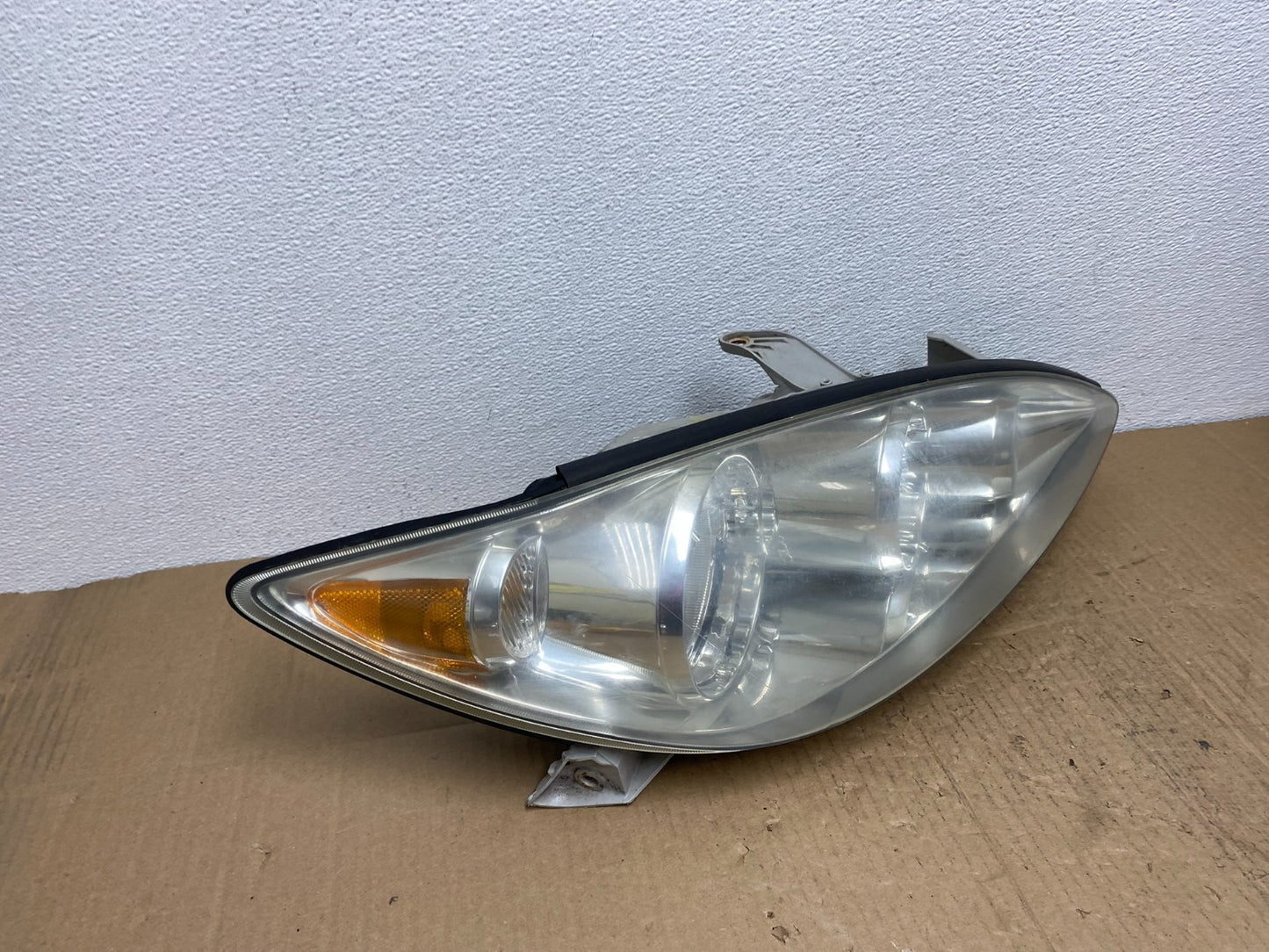 2005 to 2006 Toyota Camry Right Passenger RH Halogen Headlight Oem AB8248 DW2