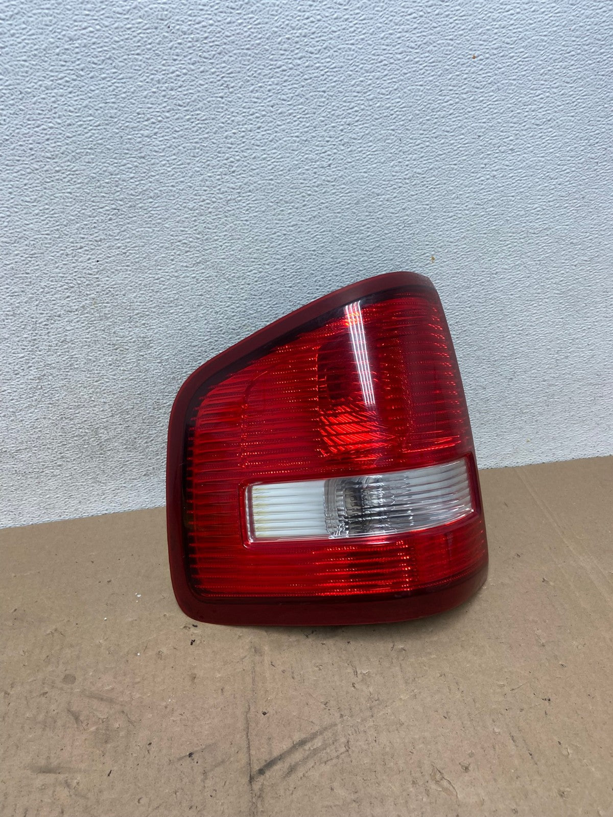 2007 - 2010 Ford Explorer Sport Trec Left Driver Lh Side Tail light AG4792 LK0