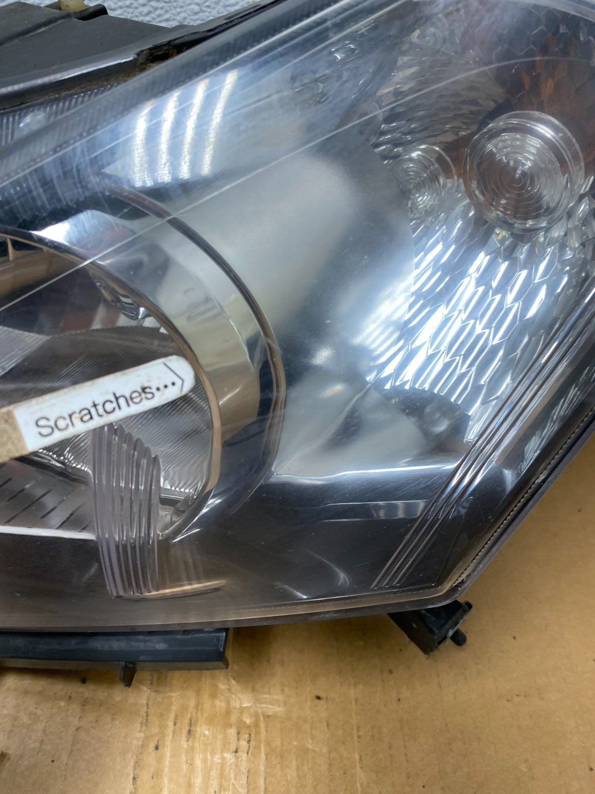 2011 to 2015 Chevrolet Cruze Halogen Left+Right Set Headlights AE1227 DW3