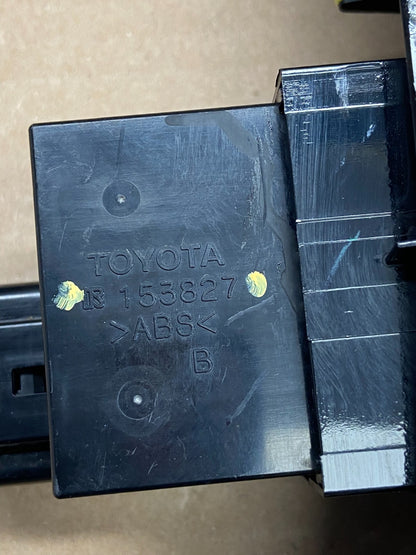 2004 to 2010 Toyota Sienna Left Side Climate Switches Bezel Trim AG5002 DG3