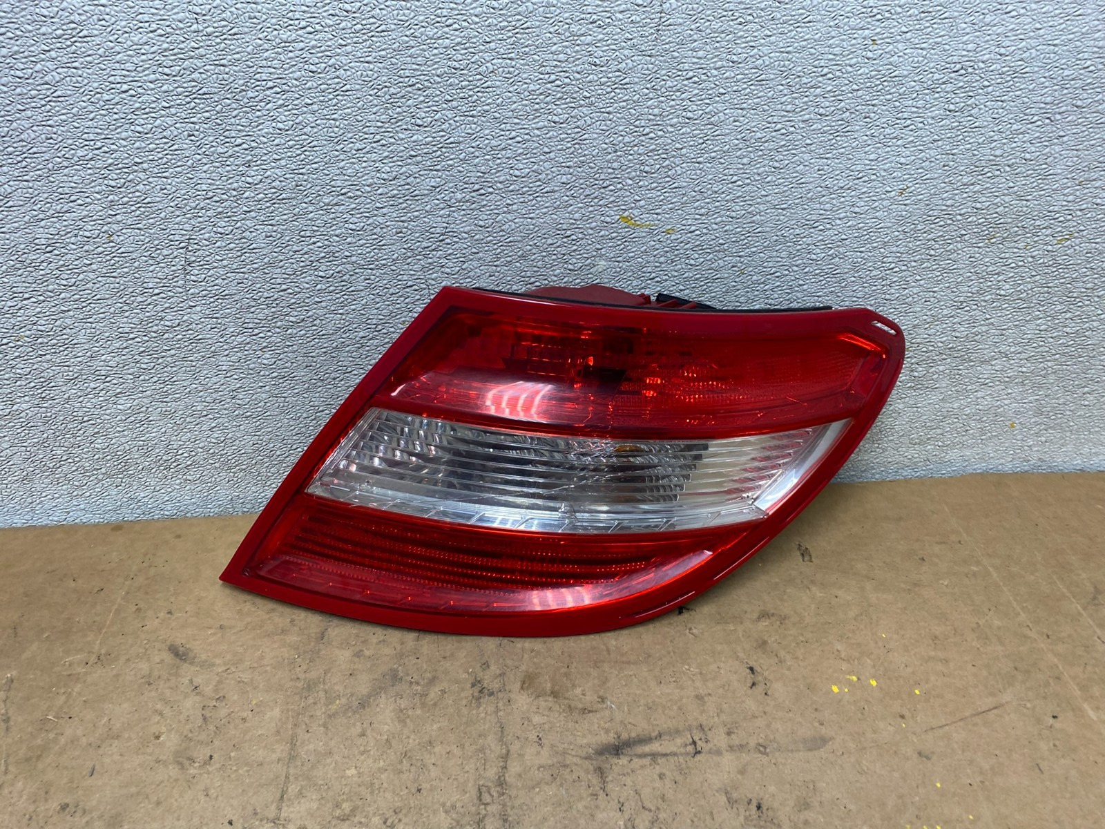 2008 2009 2010 2011 Mercedes C-Class Right Passenger Tail Light Oem X7082 PS0