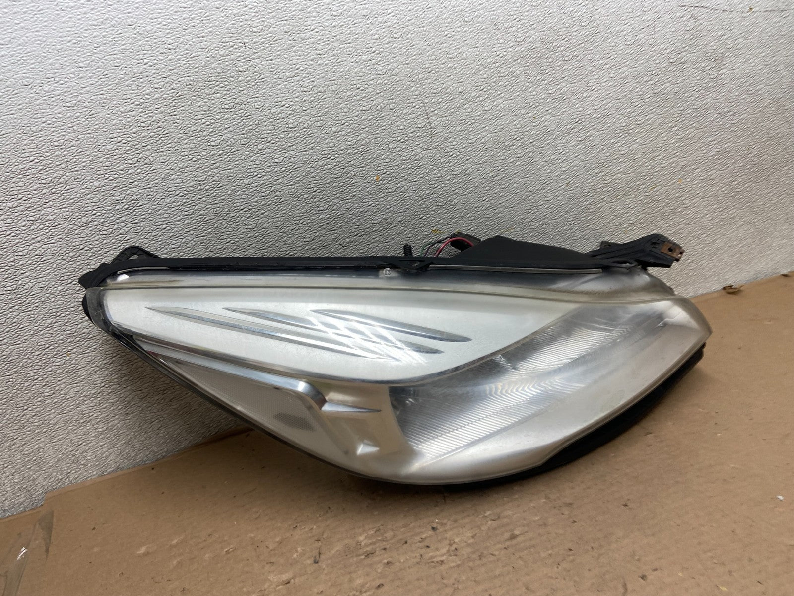 2013 - 2016 Ford Escape Headlight Right Passenger RH Side Halogen AB0170 DW2