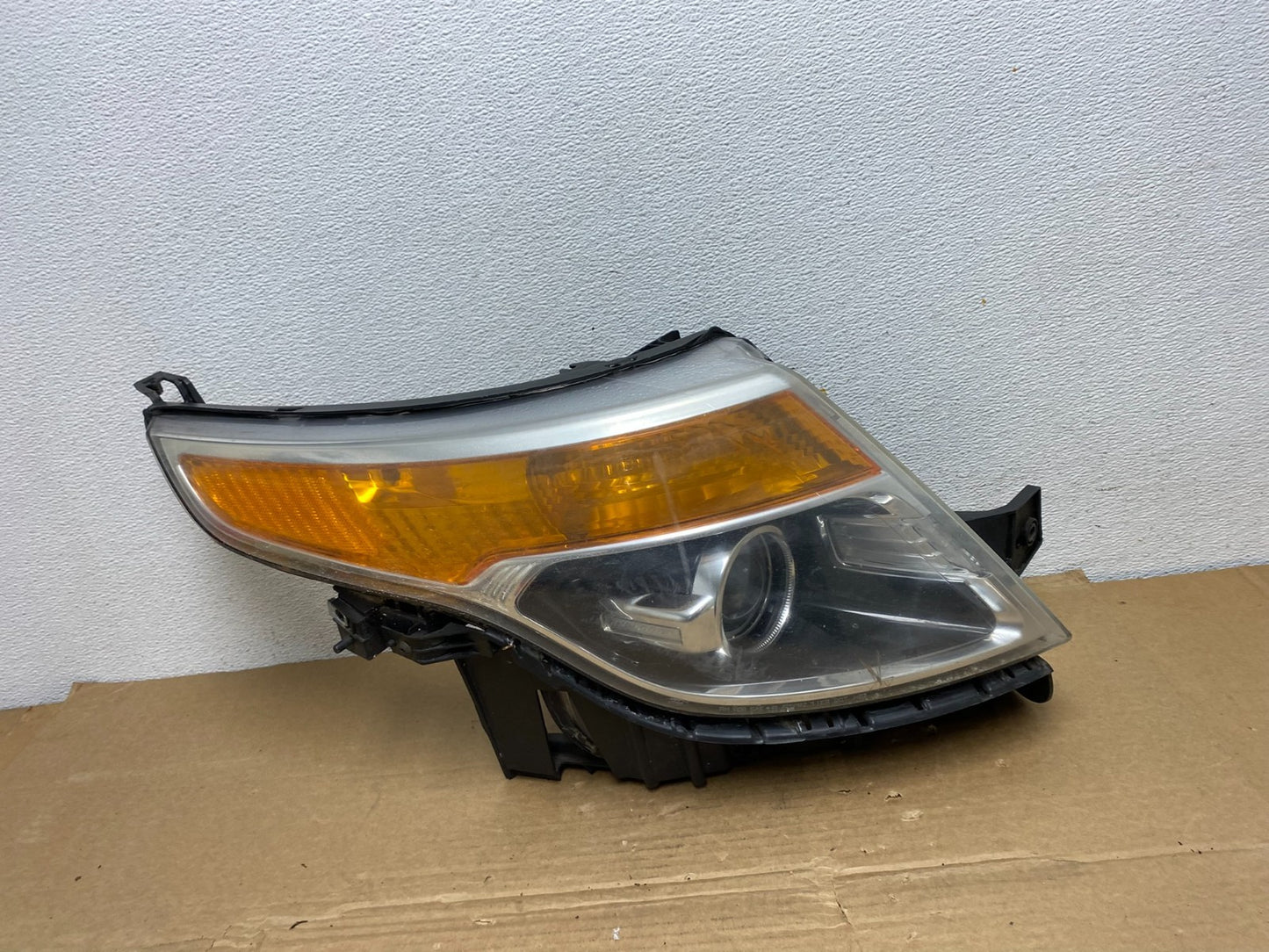 2011 to 2015 Ford Explorer Right Passenger Halogen Headlight AD3824 DW0