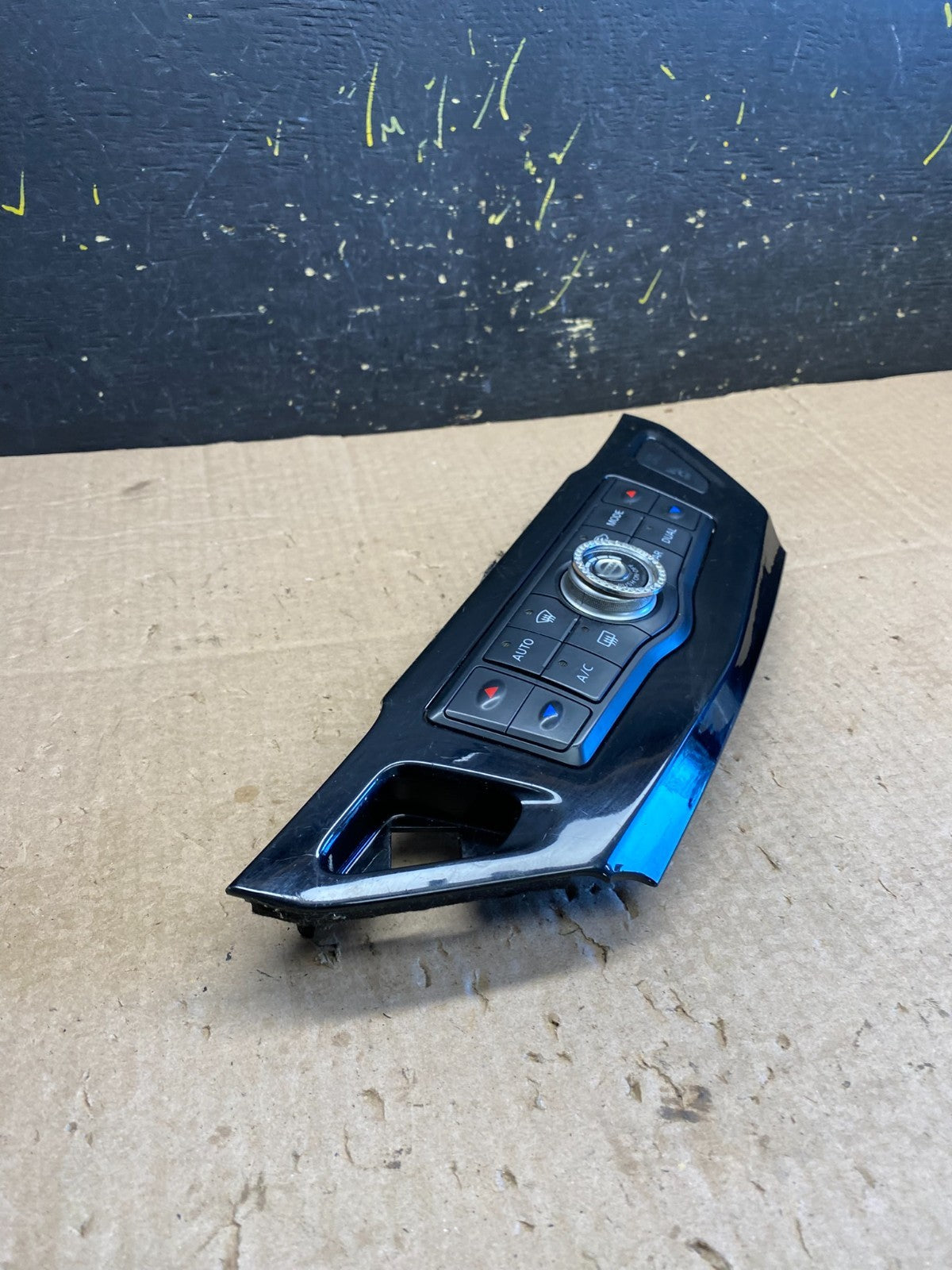 2013 to 2018 Nissan Pathfinder Radio Audio Climate Control OEM Z0312 DG1