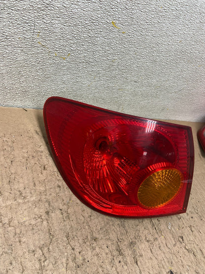 2003 to 2005 Toyota Corolla Left Driver Lh Side Tail Light Y4827 PS2