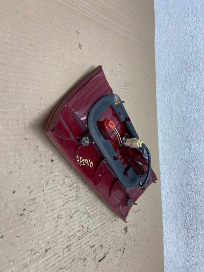 2004 - 2005 Toyota Sienna Left Driver LH Side Inner Tail Light AF2910 LK4