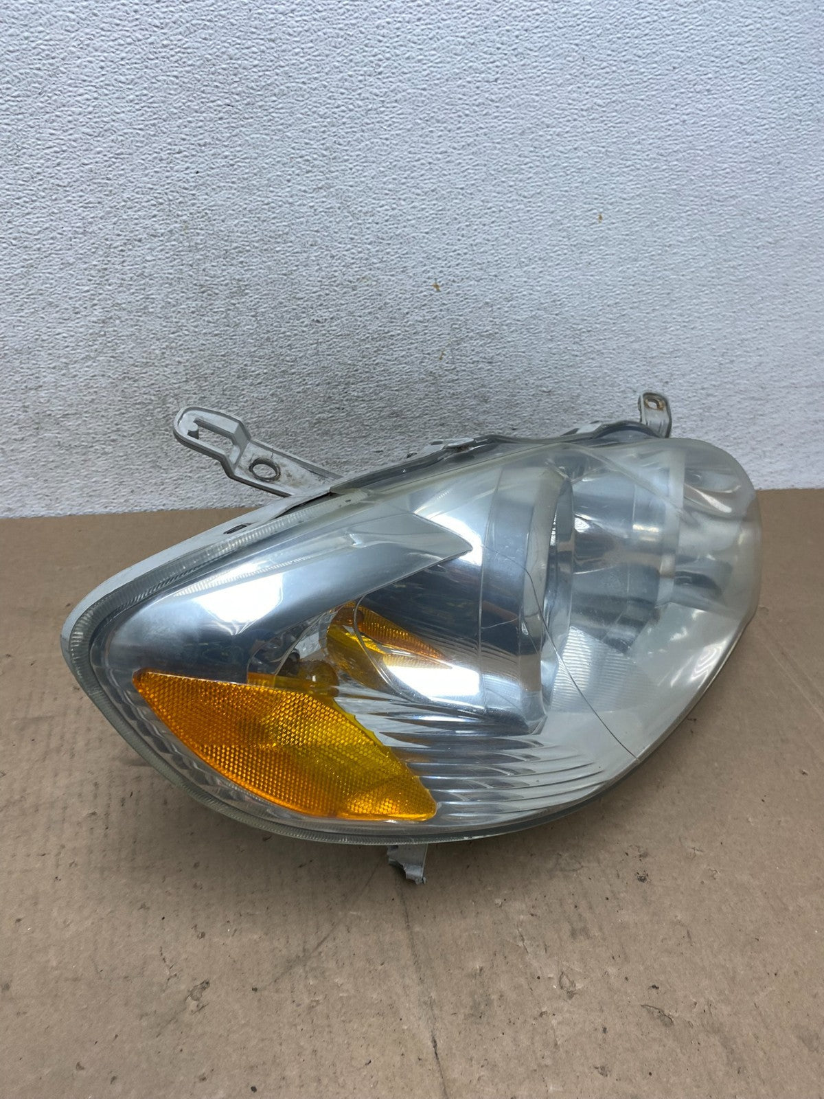 2005 to 2008 Toyota Corolla Right Passenger RH Side Headlight AG4701 DW2