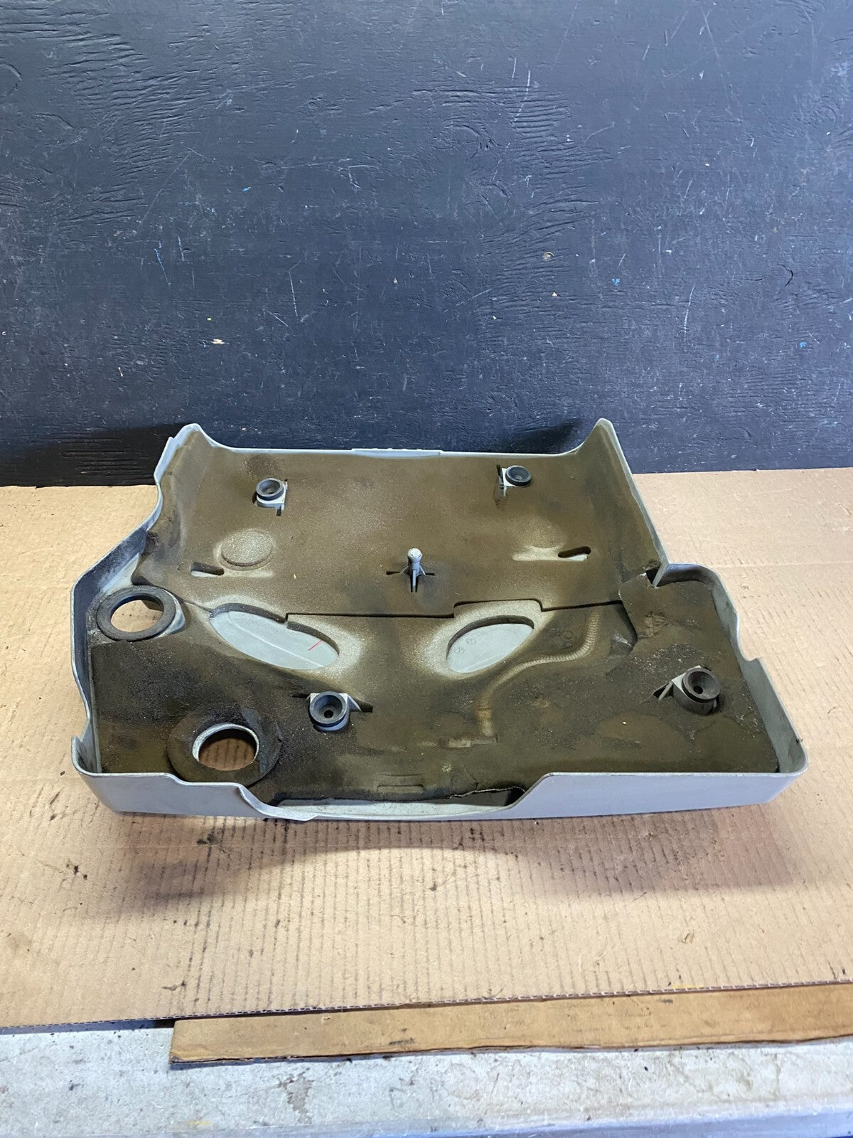 2004 to 2007  Cadillac CTS 3.6L Plastic Engine Cover Shield i3358 OEM DG14